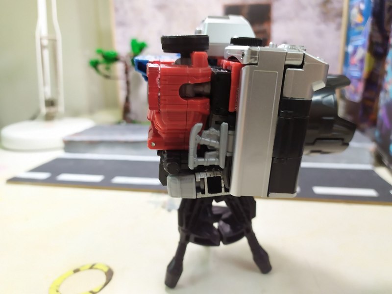 Wfc Refracktor In Hand Images Show Packaging And Figure Details  (10 of 30)